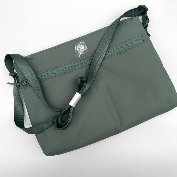 LULULEMON NWOT GIFT SET Green Nylon Crossbody Bag, Diaper Pad, and Shopping Bag - Picture 7 of 10